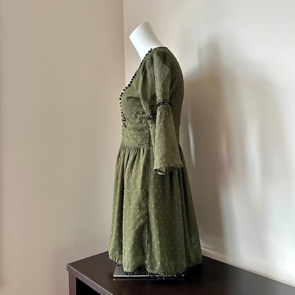 Zara ⎮ Pom Pom V-neck dress - Picture 3 of 10